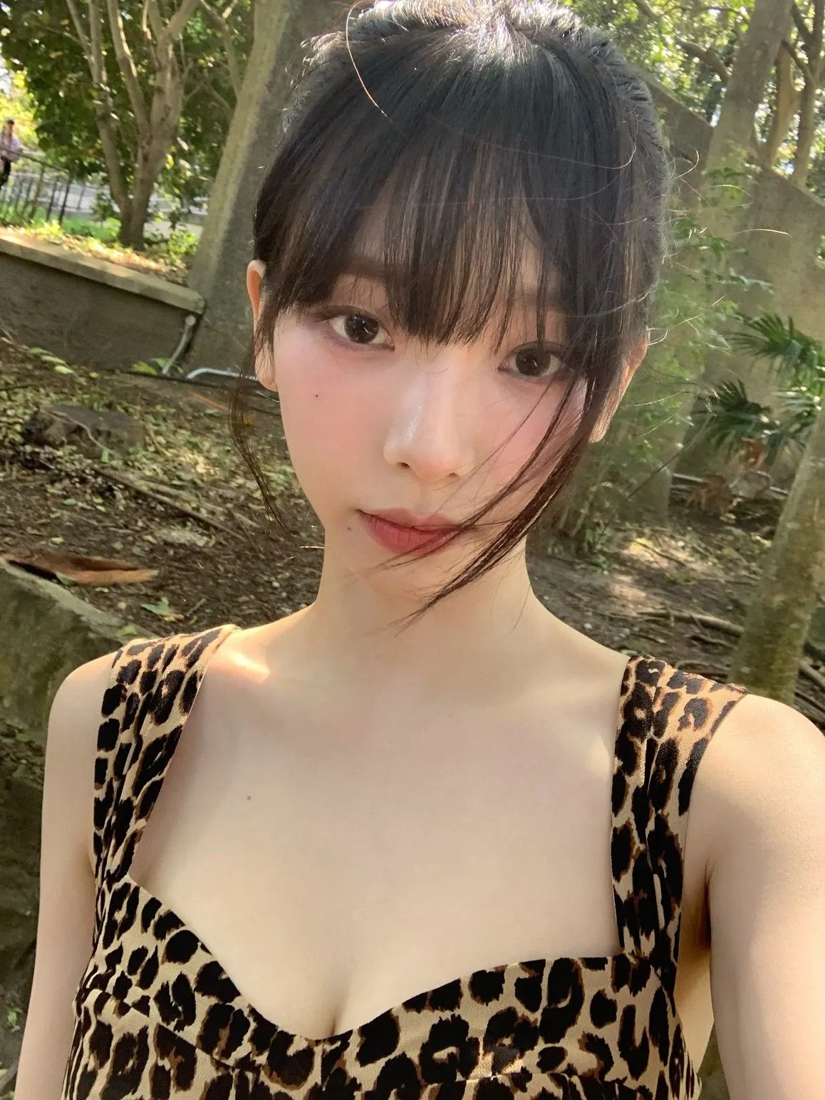 160 Best Aesthetic Selfie Captions for Instagram Vibes